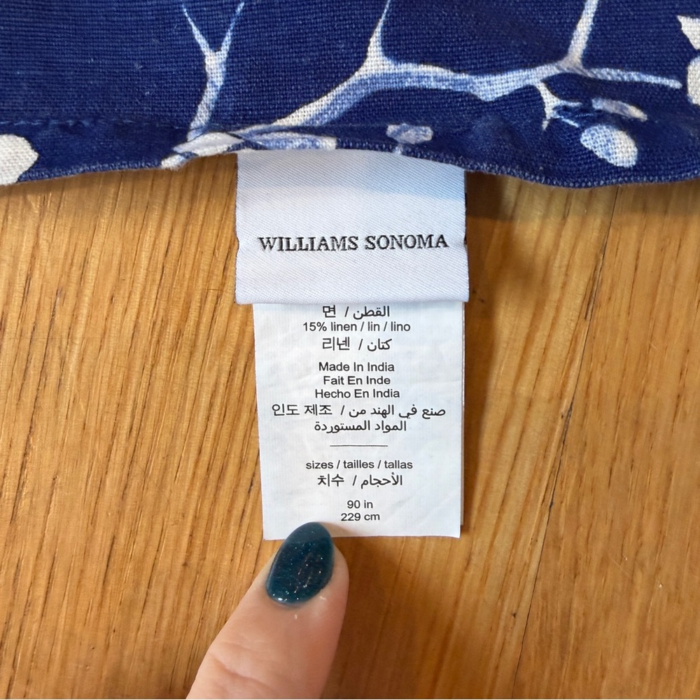 Williams Sonoma Blue Floral table cloth - Picture 2 of 3